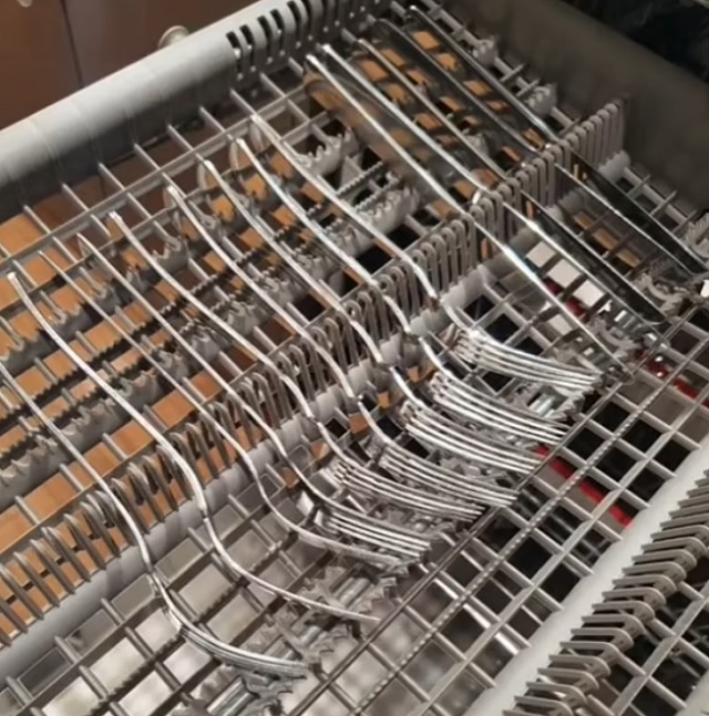 Cutlery in the Dishwasher